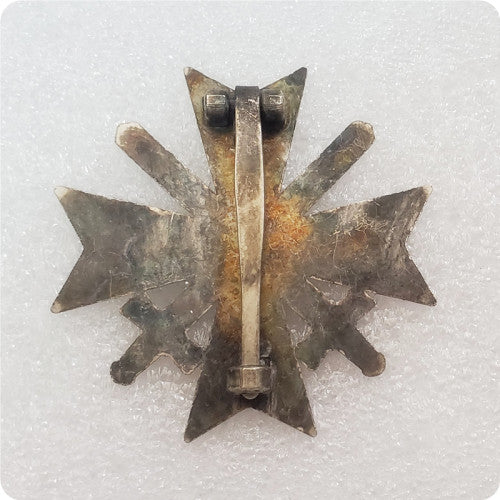 German WW2 Iron Cross & Swords 1939 Antique or Silver Pin Brooch