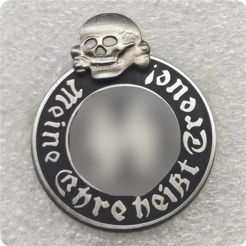 German WW2 Meine Ehre heißt Treue (My honor means loyalty) SS Totenkopf Pin Badge